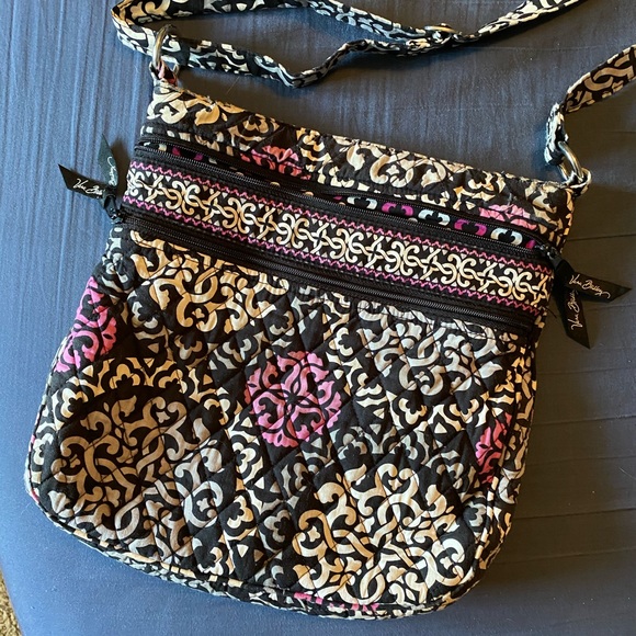 📣Last Chance📣Vera Bradley Hipster Purse - Picture 3 of 6